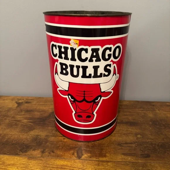 Vintage 1991 Chicago Bulls NBA Metal Trash Can Jordan Era P&K Products - Picture 3 of 9